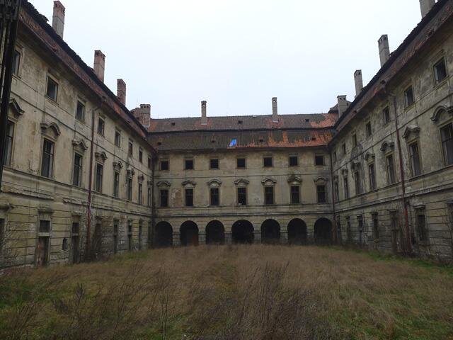 Od poloviny 20. století zde fungoval depozitář Státní knihovny v Praze.