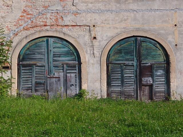 Detail dveřních výplní před obnovou
