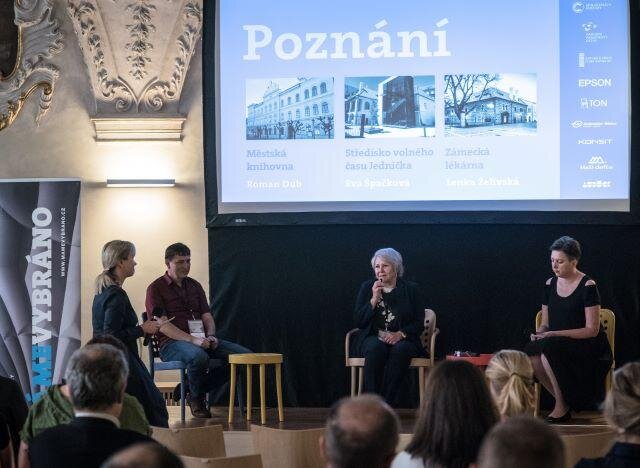 V panelu Poznání byly prezentovány obnovy Městské knihovny v Písku, Střediska volného času mládeže Jednička v Praze a Zámecké lékárny v Třeboni.