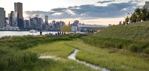 Hunters Point South Waterfront Park