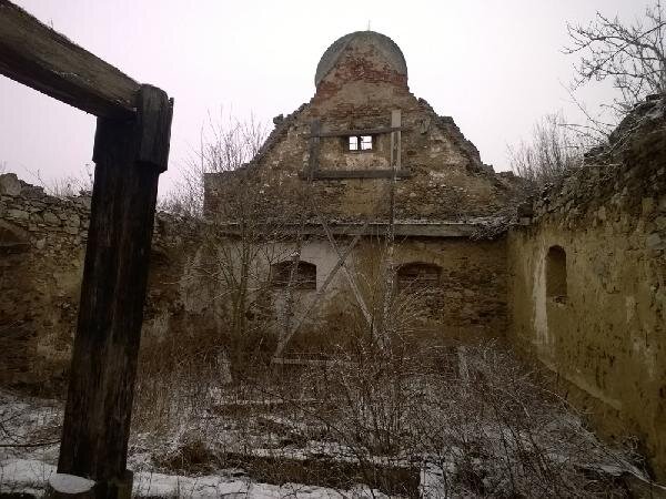 Špejchar borotínského statku před opravou