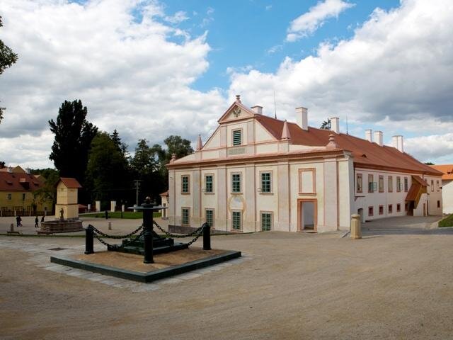 Hospodářský dvůr 