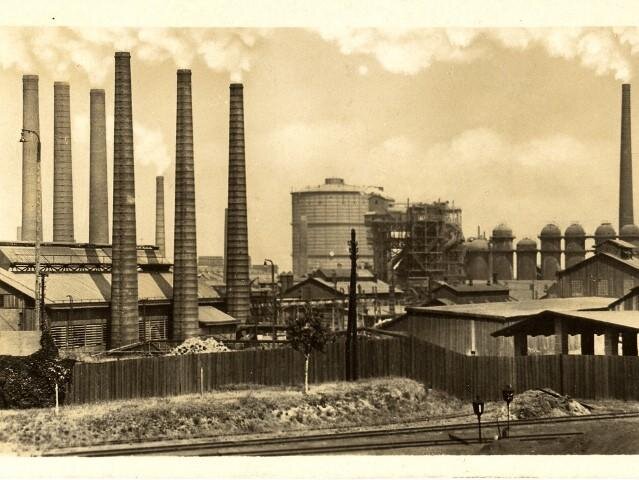 Dobová pohlednice z roku asi 1948 - Kladno - železárny