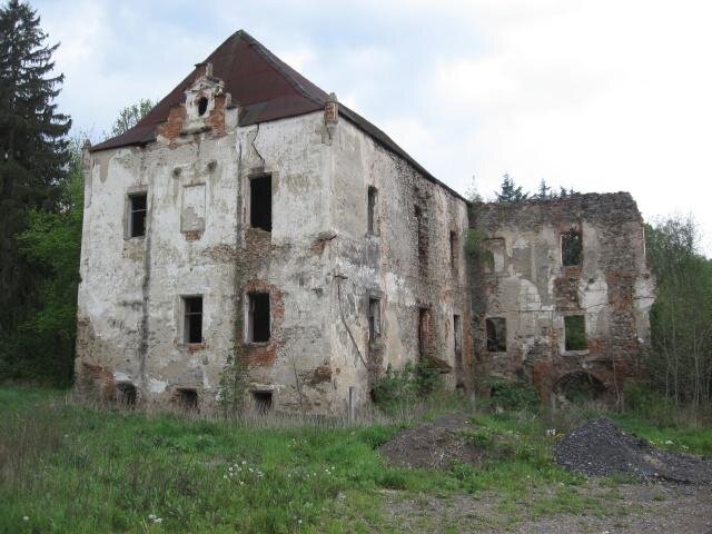 Stav zámku před rekonstrukcí