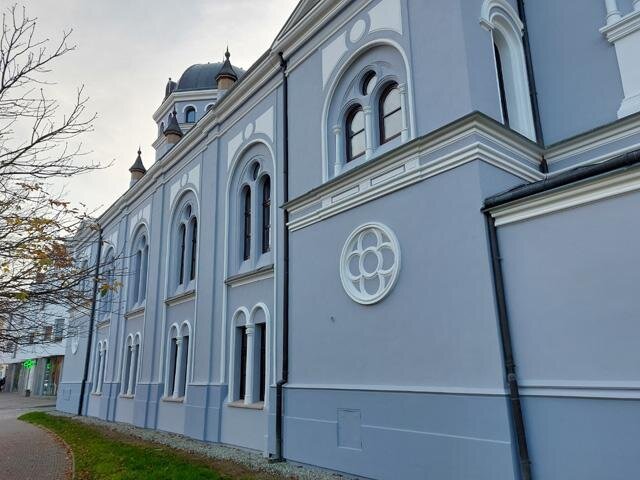 Jednolodní objekt bývalé židovské synagogy vznikl v roce 1875.
