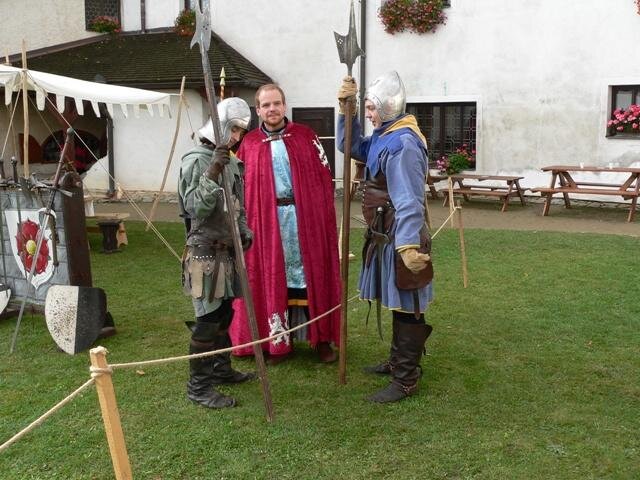 Hrad navštívil i král Karel IV. se svými zbrojnoši.