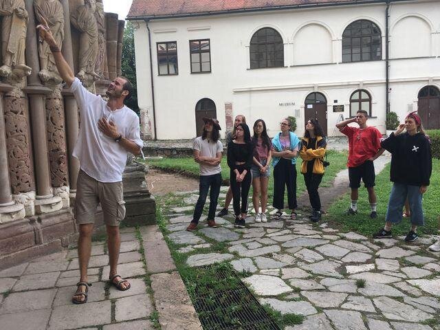 Během workcampu si dobrovolníci také prohlédnou areál kláštera Porta coeli.