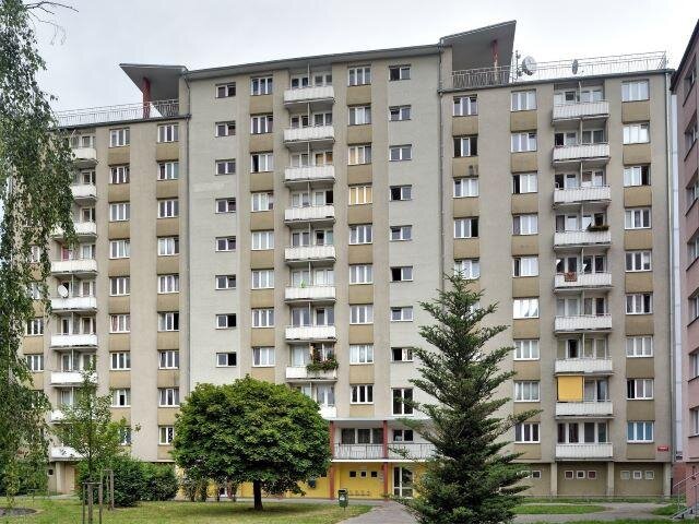 Hotelový dům v Českých Budějovicích, 1959–1961, jedinečný příklad experimentální architektury v Československu