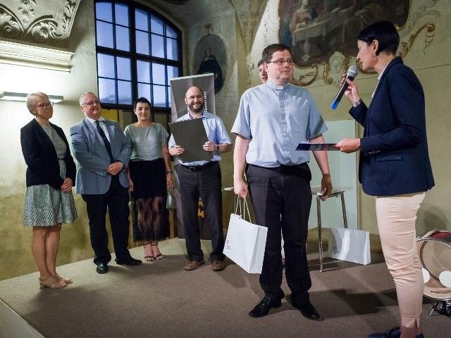 Při slavnostním večeru byli oceněni zástupci úspěšných veřejných sbírek. 