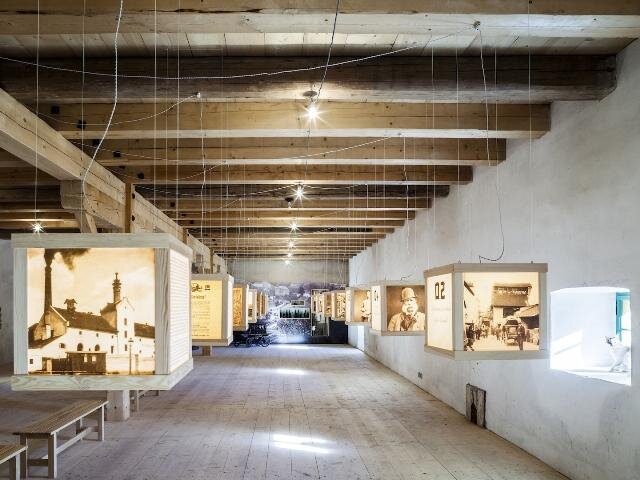 Muzejní expozice přibližuje historii lobečského pivovaru.