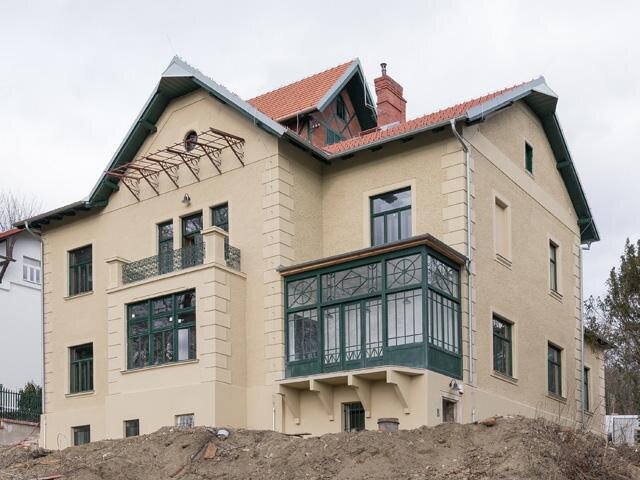 Brněnská Arnoldova vila vznikla v roce 1862 pro stavitele Josefa Arnolda dle vlastního návrhu.