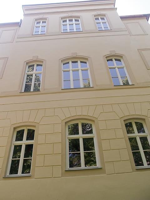 Při obnově byly v součinnosti s požadavky pracovníků památkové péče respektovány povrchové struktury, zvolená barevnost odpovídá architektuře a charakteru stavby.