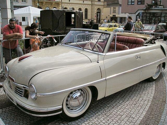 Karoserie automobiluTatra 600 Kabriolet byla firmou Sodomka vyrobena po skončení světové války.