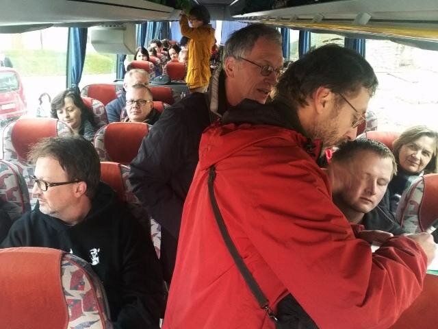 Zcela zaplněný autobus se vydal za objevováním dalších sýpek Vysočiny.