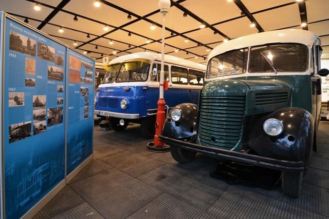Také autobusy Robur a Praga RND si mohou pamětníci prohlédnout v nově otevřené expozici.