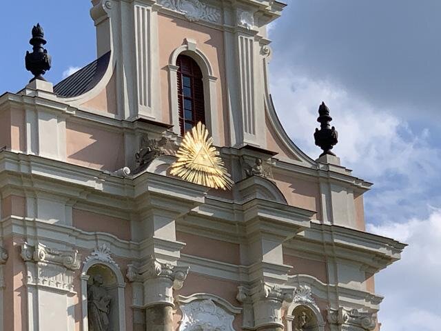 Detail plastické výzdoby průčelí 