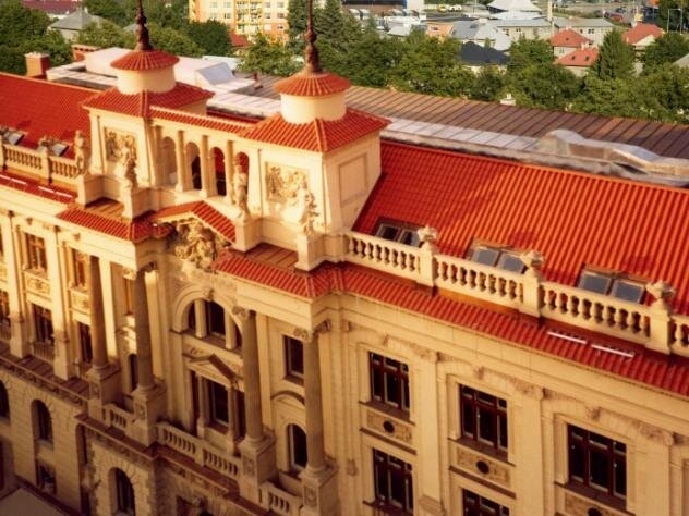 Velké prejzy společnosti Tondach jsou vhodnou střešní krytinou pro pestrou škálu historických objektů.