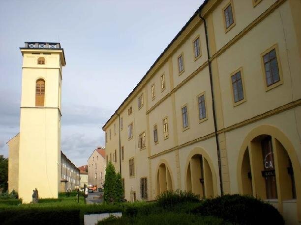 Chomutov - obnova fasády bývalé jezuitské koleje