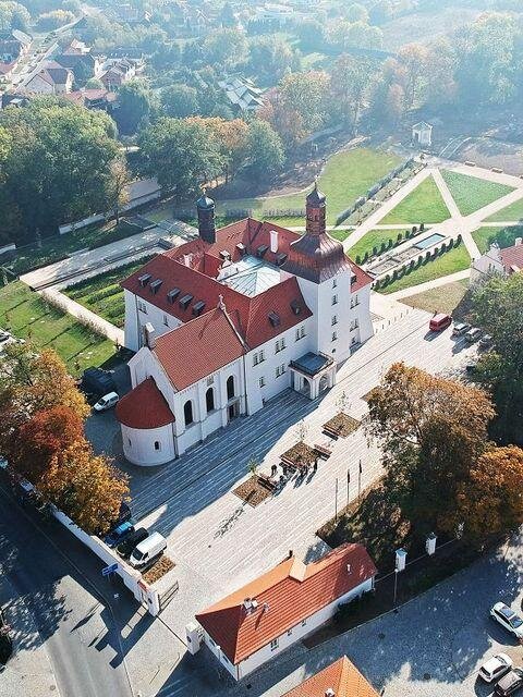 Zámek v Dolních Břežanech