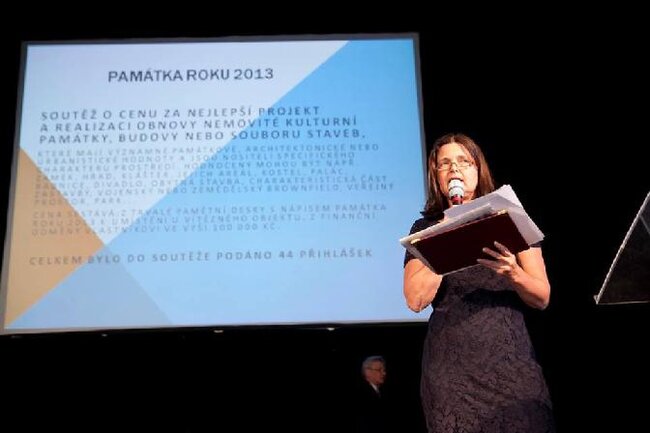 V úvodu promluvila Květa Vitvarová ze Sdružení historických sídel Čech, Moravy a Slezska.