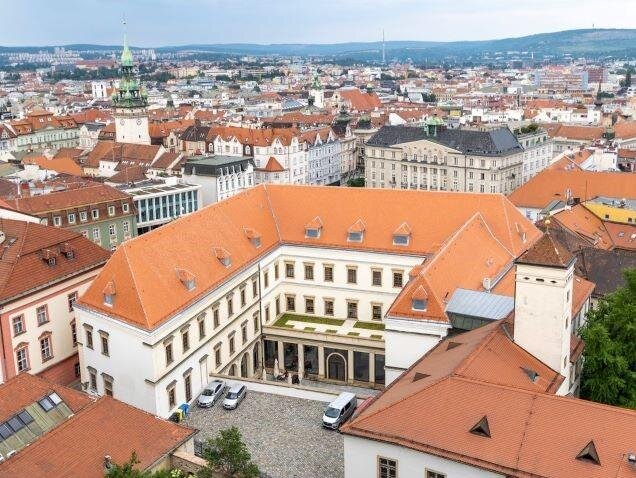 Letecký snímek střech Moravského zemského muzea