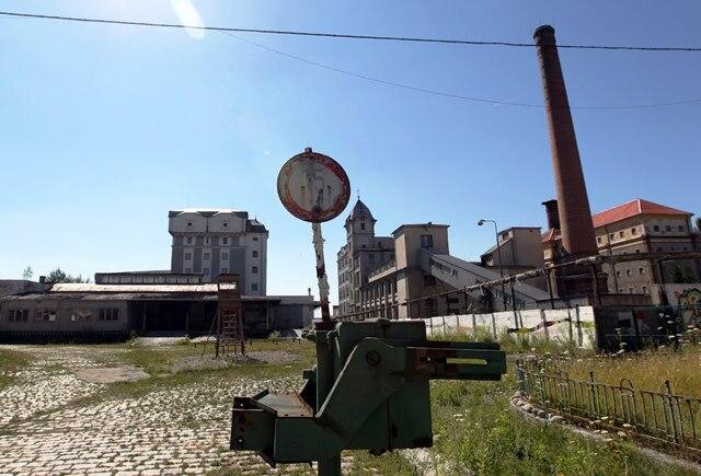 Týden kulturních fabrik se uskuteční v areálu bývalého plzeňského pivovaru Světovar, který je nyní před rekonstrukcí. Kulturní továrna 4x4 Cultural factory Světovar se otevře veřejnosti v roce 2014.
