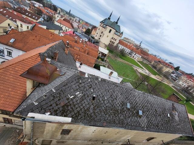 Stav střech před rekonstrukcí v březnu 2023