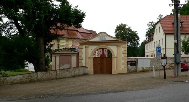 Na rekonstrukci čekají ještě některé architektonické prvky zámeckého areálu.