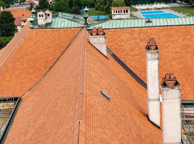 Pohled na hřebeny střech