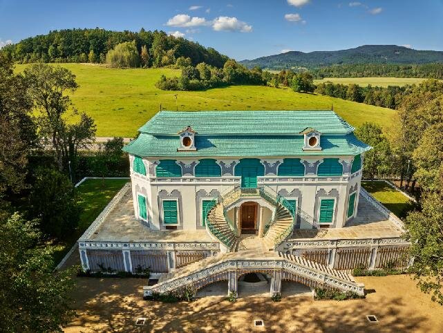 Letohrádek Bellarie z ptačí perspektivy