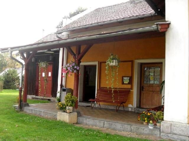 Včelnička