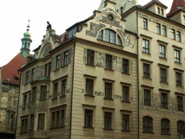 Hlávkova studentská kolej v Praze (symbol úsilí studentů o uhájení svobody a demokracie proti německým okupantům 17. listopadu 1939, Jan Opletal)