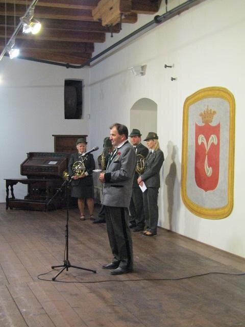 Vernisáž výstavy s názvem Pod ochranou sv. Huberta