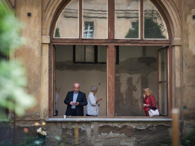 Místem setkání byl tradičně dominikánský klášter.