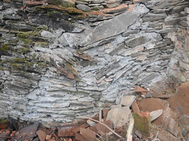 Detail poškozeného zdiva
