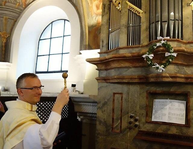 Posvěcení varhan v brněnské Loretě
