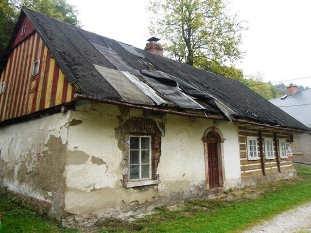 Stav před obnovou krovu