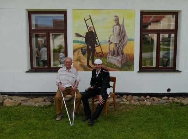 Na fasádě Kominického muzea vzdává spolek hold patronovi kominíků sv. Floriánovi.