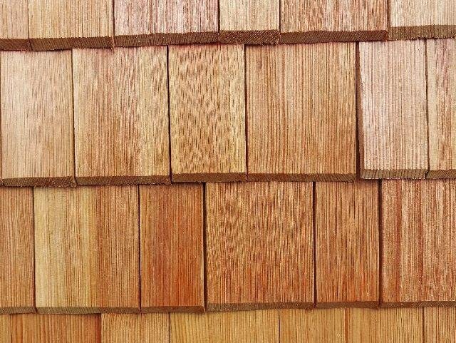 Detailní pohled na modřínové šindele
