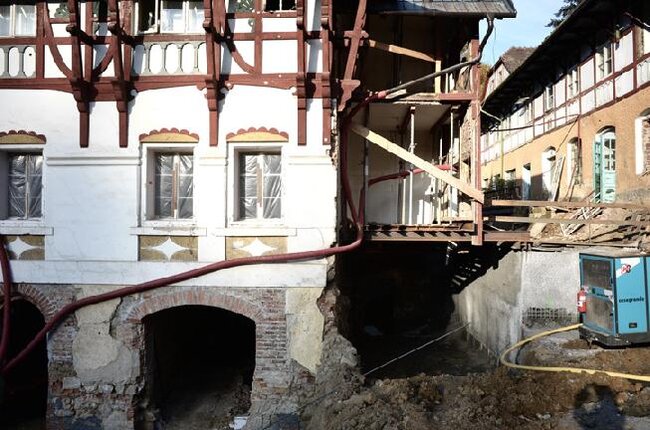 Proces rekonstrukce areálu