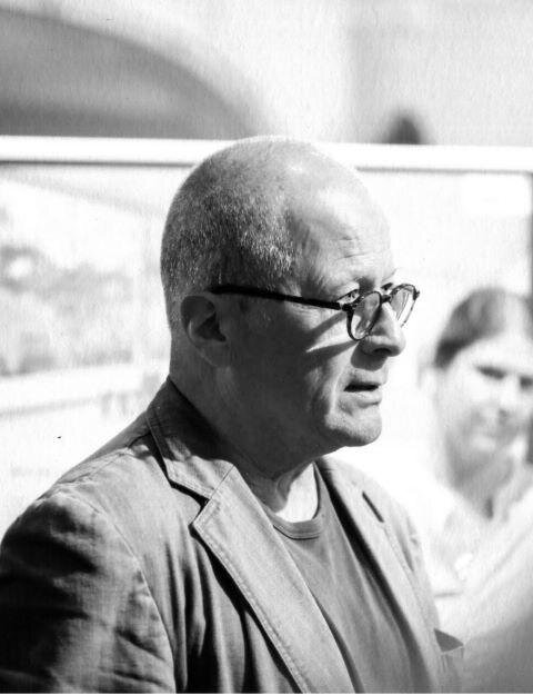 Mirko Baum je architekt a pedagog, jenž se věnuje technickým stavbám a konstrukcím.
