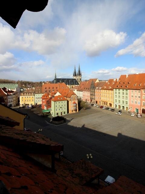 Nová prohlídková trasa, která zájemce seznámí s historickými krovy, nese název Pod střechami chebských domů.