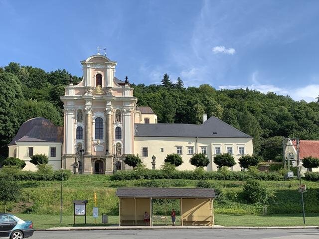 Farní kostel Nejsvětější Trojice vznikl v letech 1750–1761.