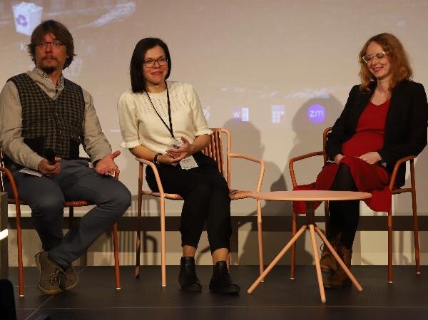 V diskuzi po „slovenské sekci“ konference patrně padl nějaký nečekaný dotaz.
