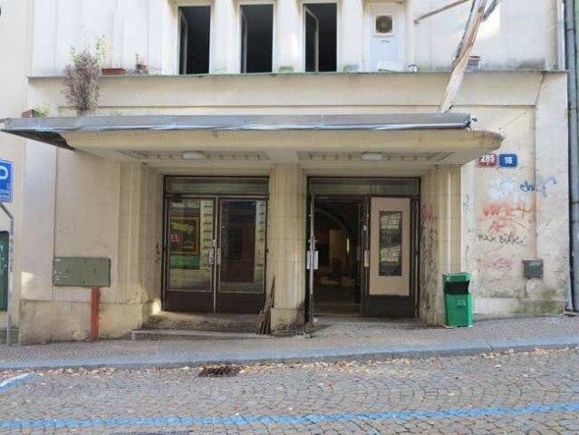 Kino Varšava – vstup.