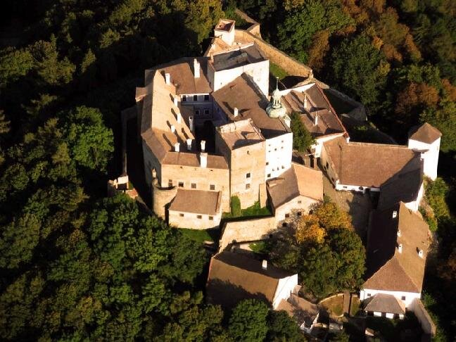 Hrad Buchlov z ptačí perspektivy