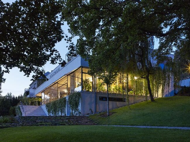 Vila Tugendhat, zahradní průčelí