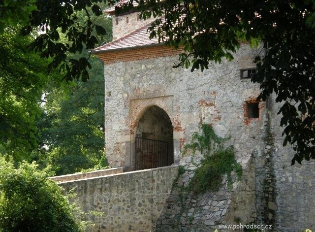 Kestřany, horní Tvrz