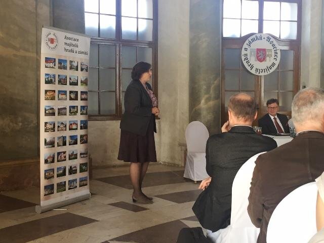 Ina Truxová z generálního ředitelství Národního památkového ústavu nabídla pomoc při řešení otázek souvisejících s obnovou historických zahrad a parků.