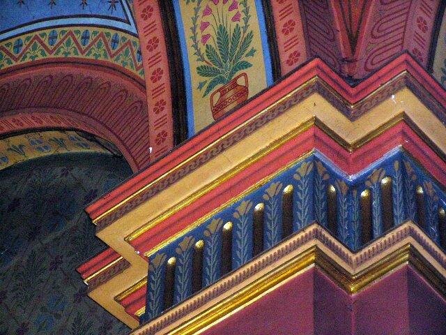 Detail štuků v beuronské kapli.